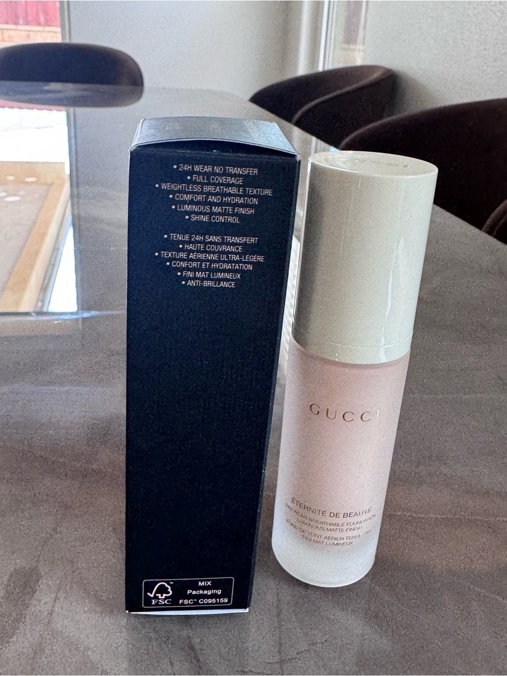 Gucci Éternité de Beauté 24-Hour Full Coverage Luminous Matte Foundation 112C - Picture 4 of 6